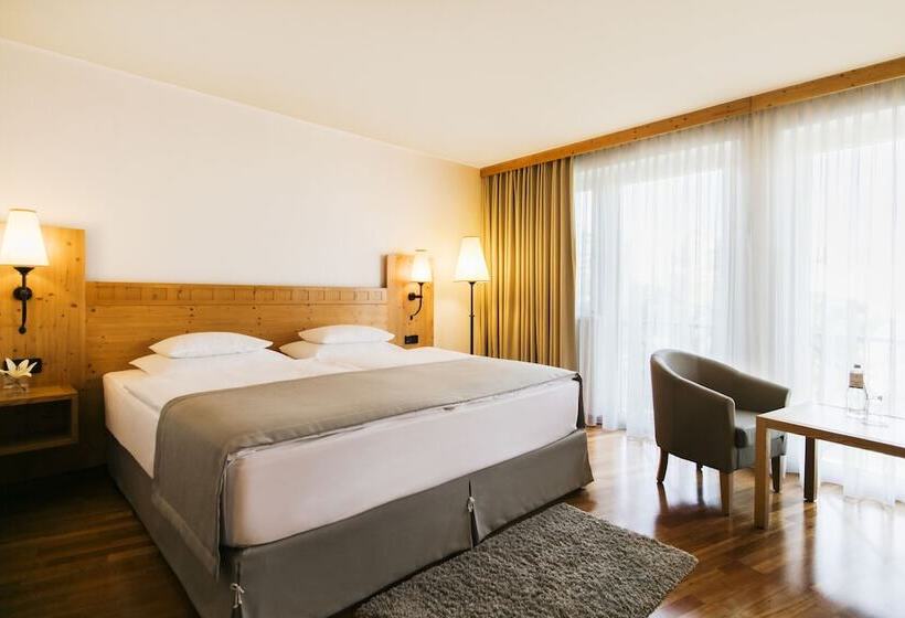 스탠다드 도시전망 룸, Rogner Hotel Tirana