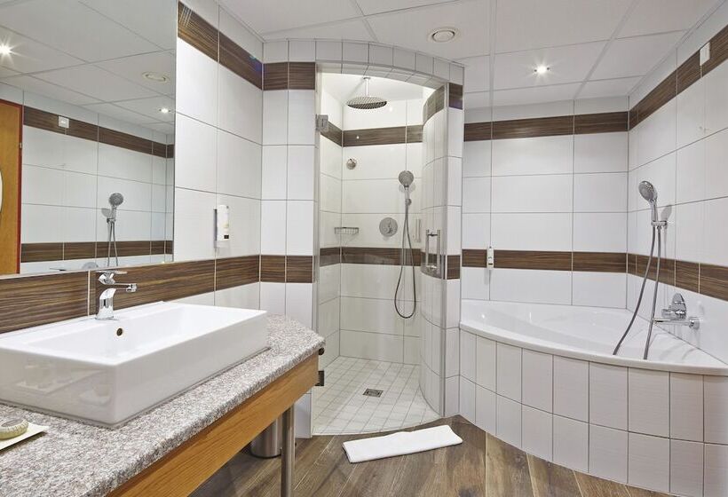 جناح مطلّ علي الحديقة, Rogner Hotel Tirana