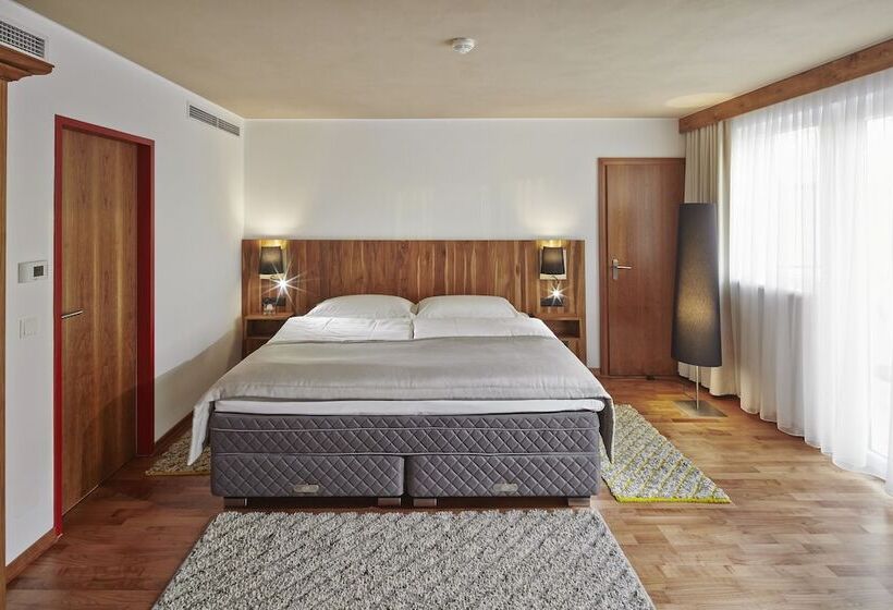 جناح مطلّ علي الحديقة, Rogner Hotel Tirana