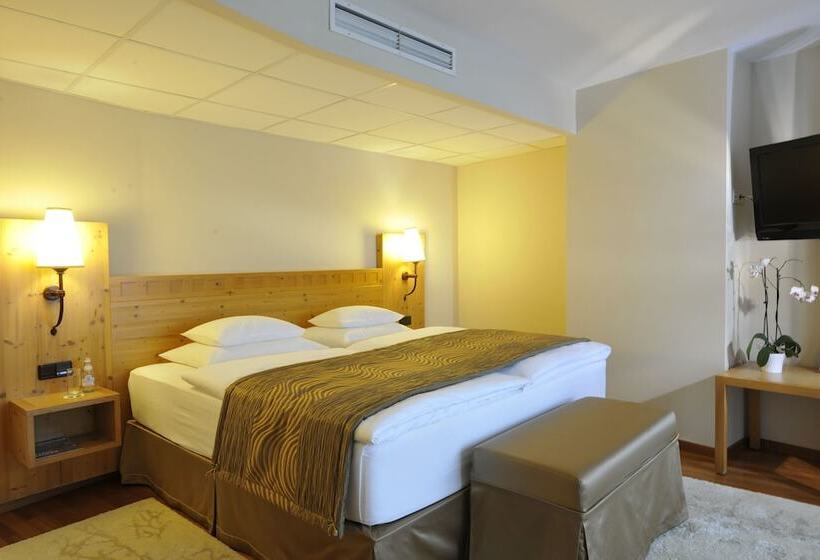 가든 전망 스위트, Rogner Hotel Tirana