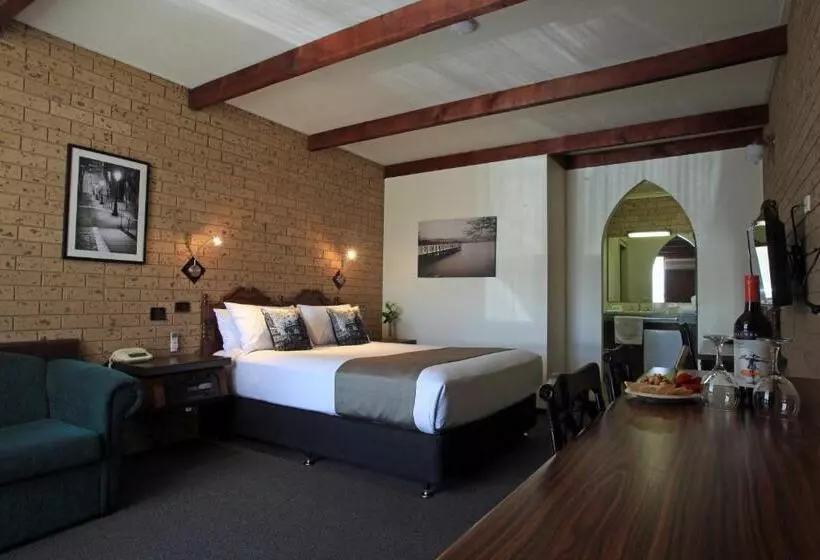 اتاق استاندارد یک نفره, Belltower Motor Inn