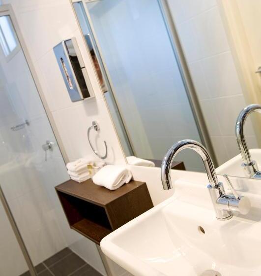 标准间, Ibis Styles Canberra Tall Trees