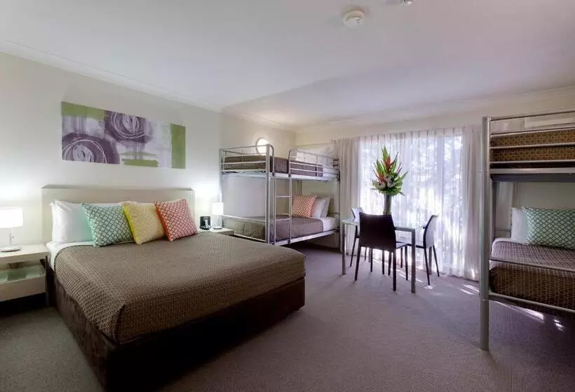اتاق خانوادگی, Ibis Styles Canberra Tall Trees