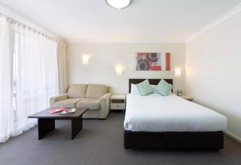 اتاق اجرایی, Ibis Styles Canberra Tall Trees