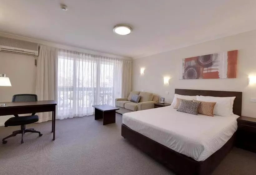 اتاق اجرایی, Ibis Styles Canberra Tall Trees