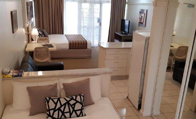 标准工作室, Reef Palms