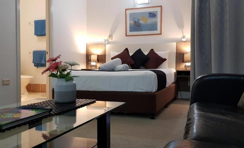 标准工作室, Reef Palms