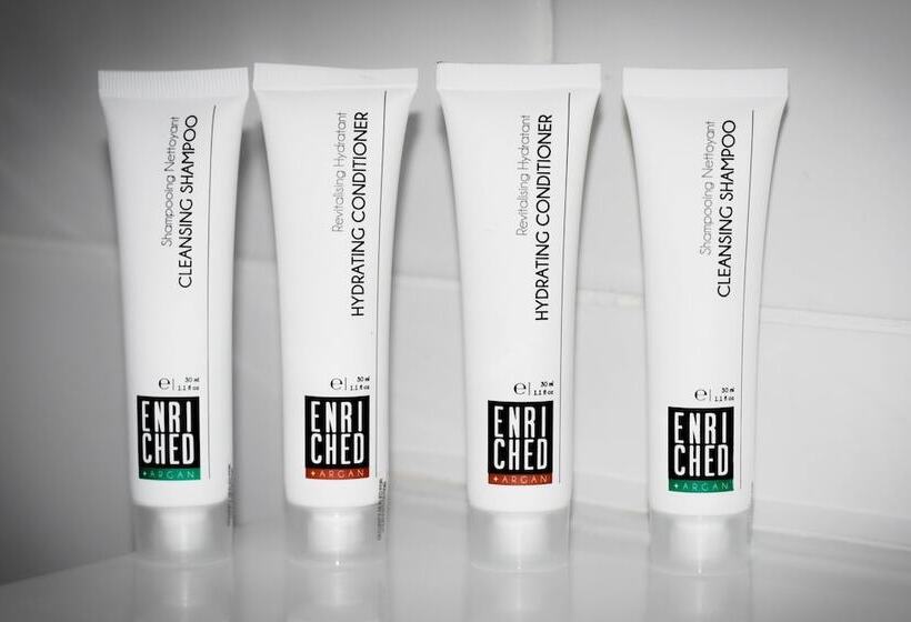 اتاق سوپریور, The Charles Boutique Hotel & Dining