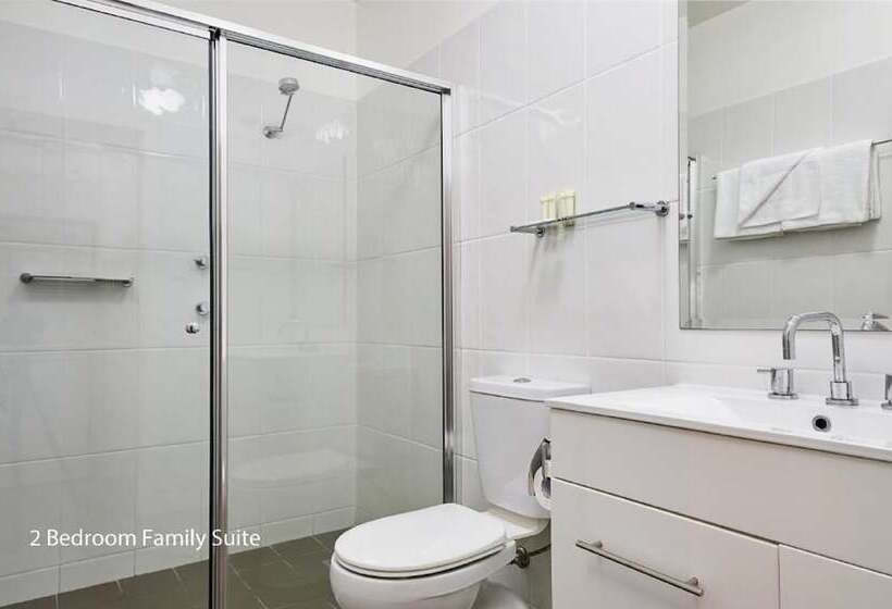 سوییت خانوادگی, The Charles Boutique Hotel & Dining