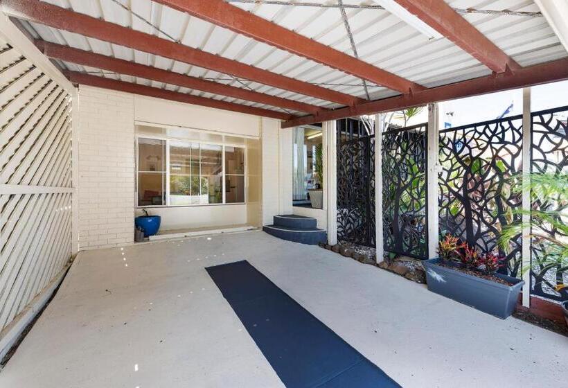 اتاق خانوادگی, Bundaberg Coral Villa Motor Inn