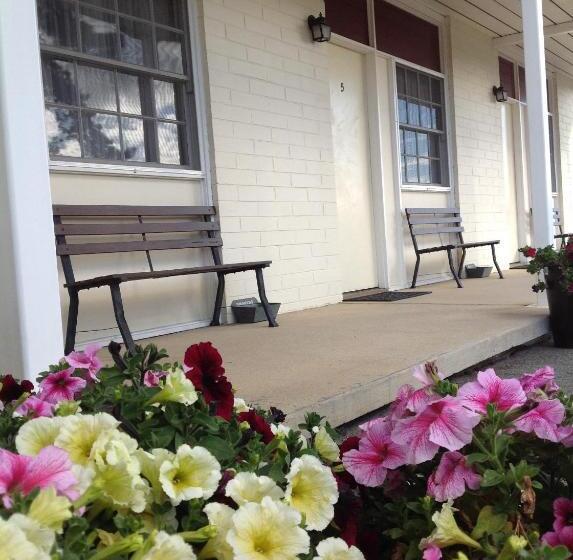 חדר דלוקס, Colonial Lodge Motor Inn