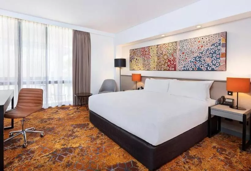 キングサイズベッドのデラックスルーム, Crowne Plaza Alice Springs Lasseters, An Ihg