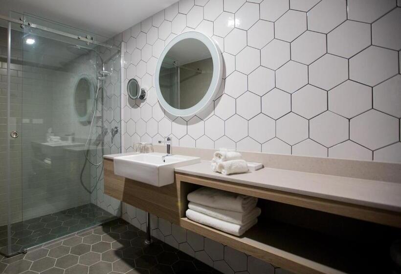 اتاق لوکس با تخت بزرگ, Crowne Plaza Alice Springs Lasseters, An Ihg