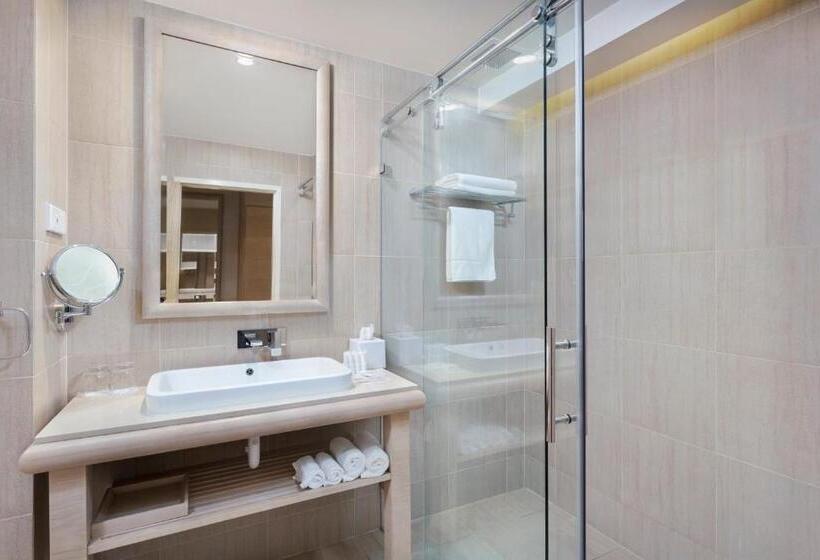 سوئیت 2 خوابه, Crowne Plaza Alice Springs Lasseters, An Ihg