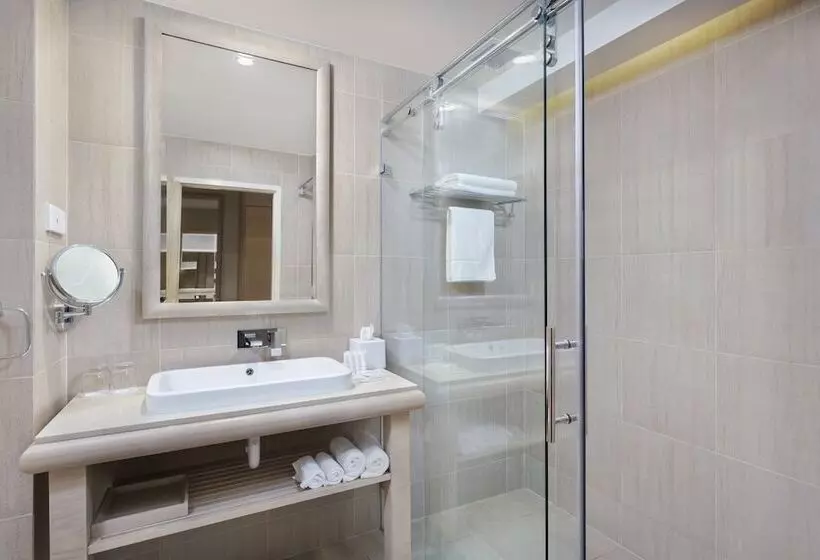 プレミアムルーム, Crowne Plaza Alice Springs Lasseters, An Ihg