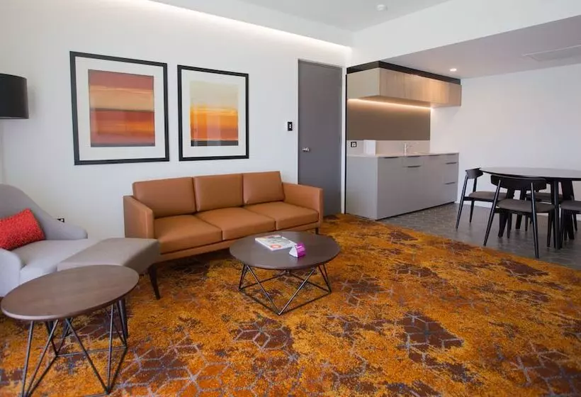 スイート, Crowne Plaza Alice Springs Lasseters, An Ihg