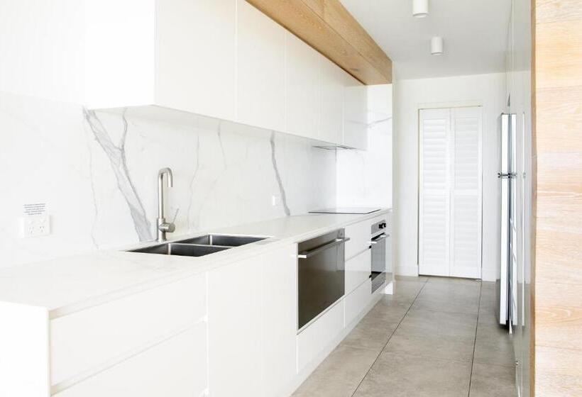 Апартаменты Премиум 1 Спальня, Noosa Crest Resort