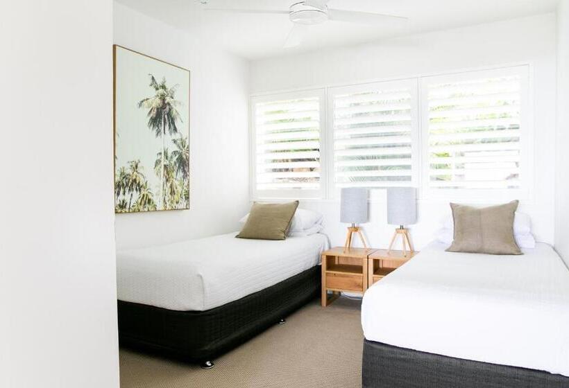 2 Bedroom Premium Apartment with Views, Noosa Crest Resort