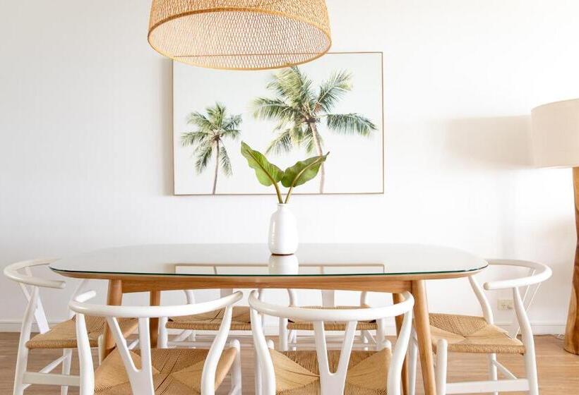 2 Bedroom Premium Apartment with Views, Noosa Crest Resort