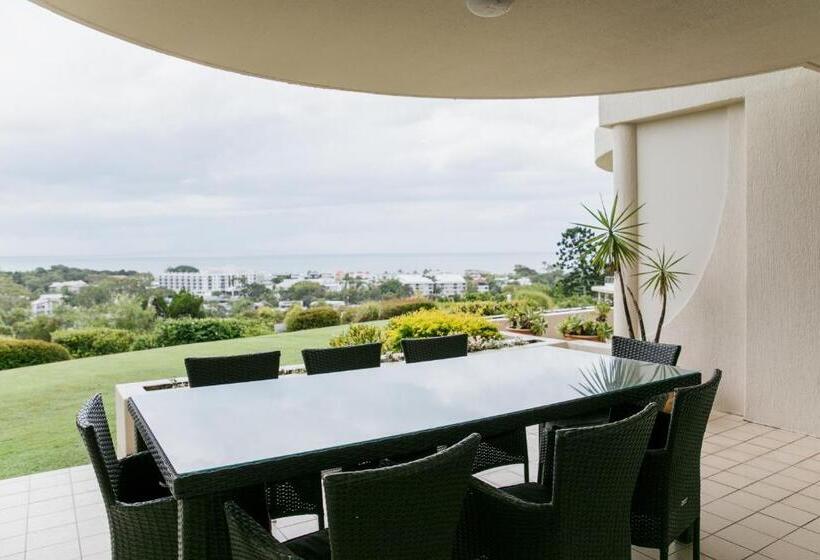 2 Bedroom Premium Apartment with Views, Noosa Crest Resort