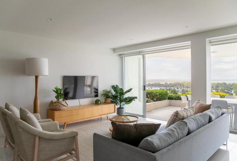 2 Bedroom Premium Apartment with Views, Noosa Crest Resort