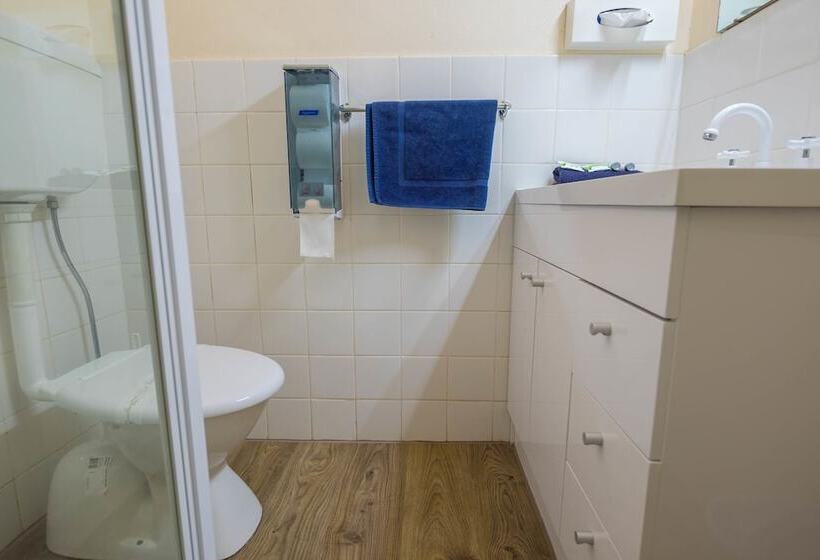 스탠다드 트리플 룸, Pioneer Station Motor Inn