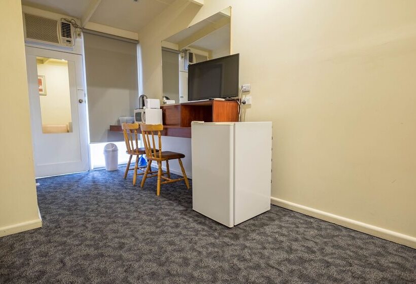 스탠다드 트리플 룸, Pioneer Station Motor Inn