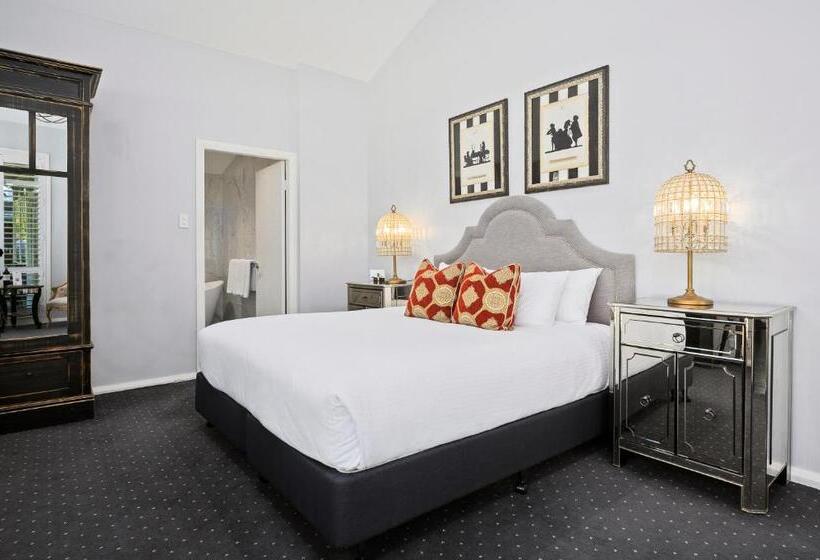 جناح, The Convent Hunter Valley