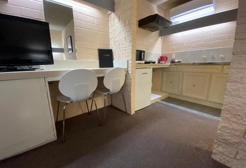 패밀리 룸, Mahogany Motel Warrnambool