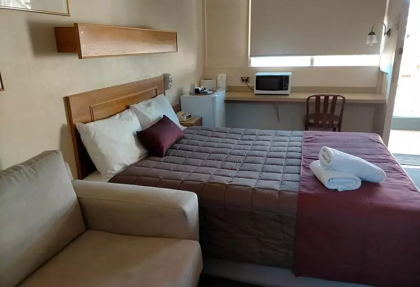 Standard Yhden Hengen Huone, Country Motor Inn