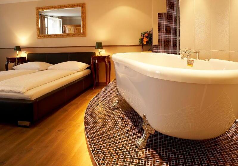 سوئیت جونیور با ماساژ آبی, Altstadthotel Kasererbräu