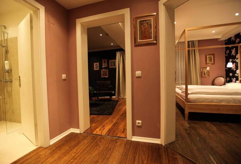 سوییت جونیور, Altstadthotel Kasererbräu