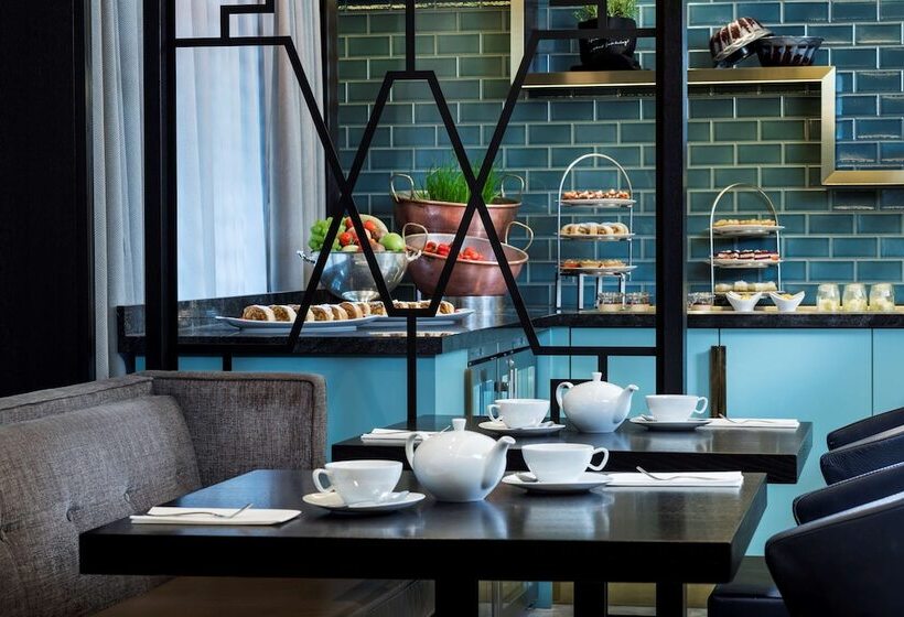 اتاق اجرایی, Hilton Vienna Plaza