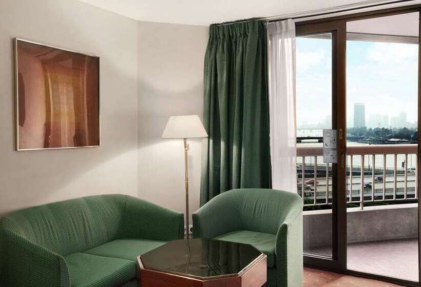 اتاق استاندارد با تخت بزرگ, Hilton Vienna Plaza