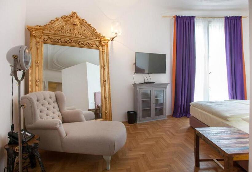 اتاق استاندارد, Pension Museum