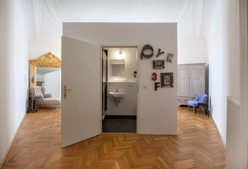 اتاق استاندارد, Pension Museum