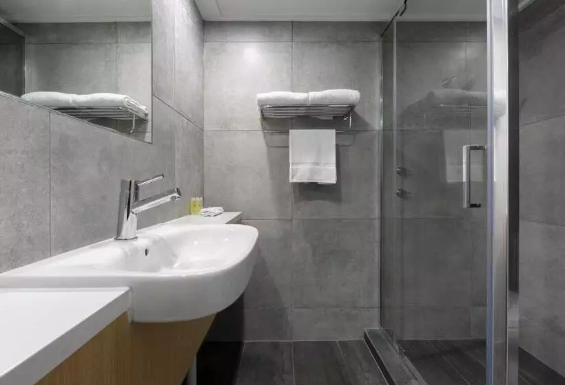 اتاق استاندارد با تخت بزرگ, Ibis Styles Canberra Eaglehawk