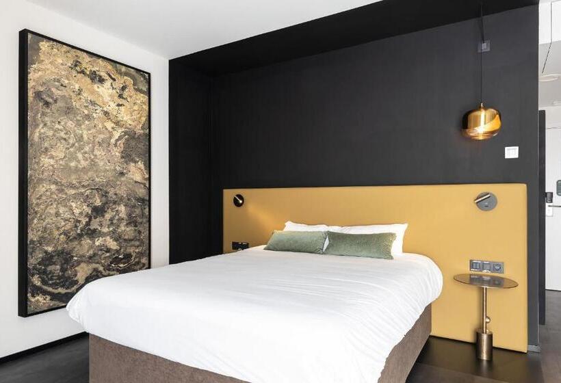 غرفة سوبيريور, Ariane