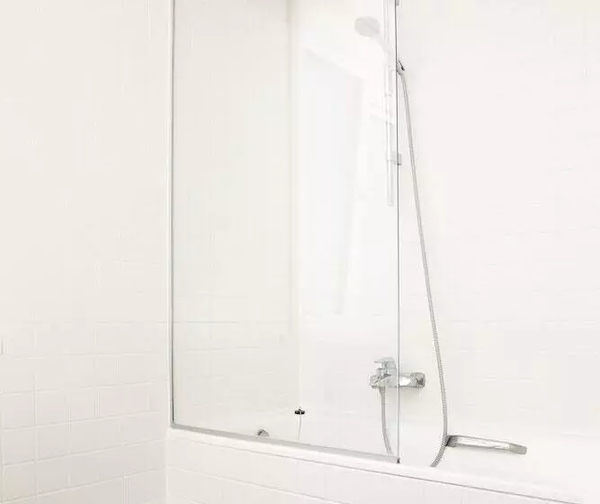 Standard-huone, Cortina