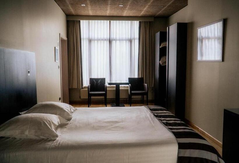 Номер Deluxe, D'alcantara