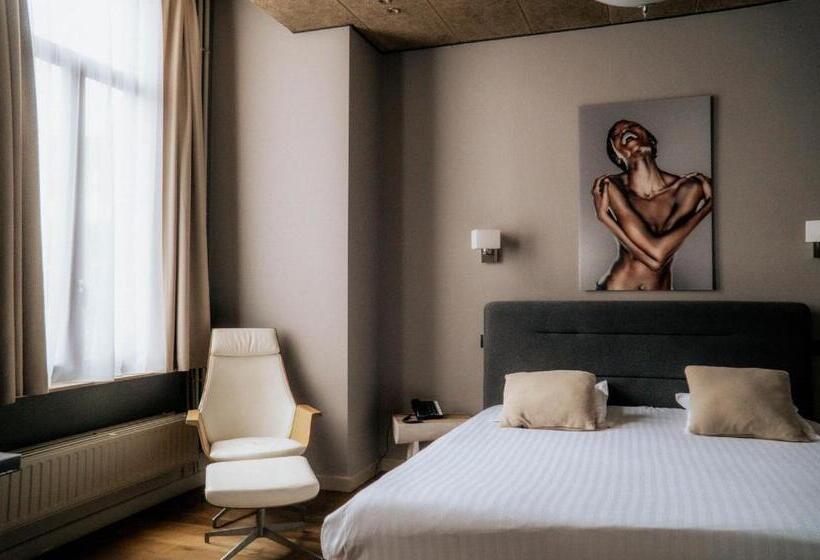 Номер Deluxe, D'alcantara