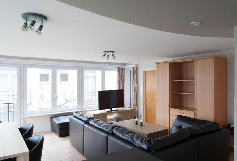 דירת שלושה חדרים, Du Soleil