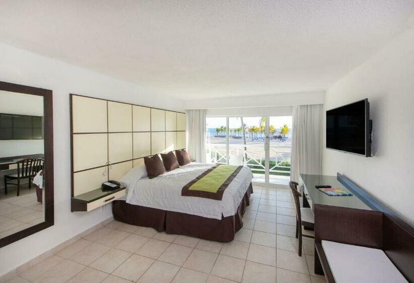 キングサイズベッドのスーペリアルーム, Viva Fortuna Beach By Wyndham, A Trademark All Inclusive
