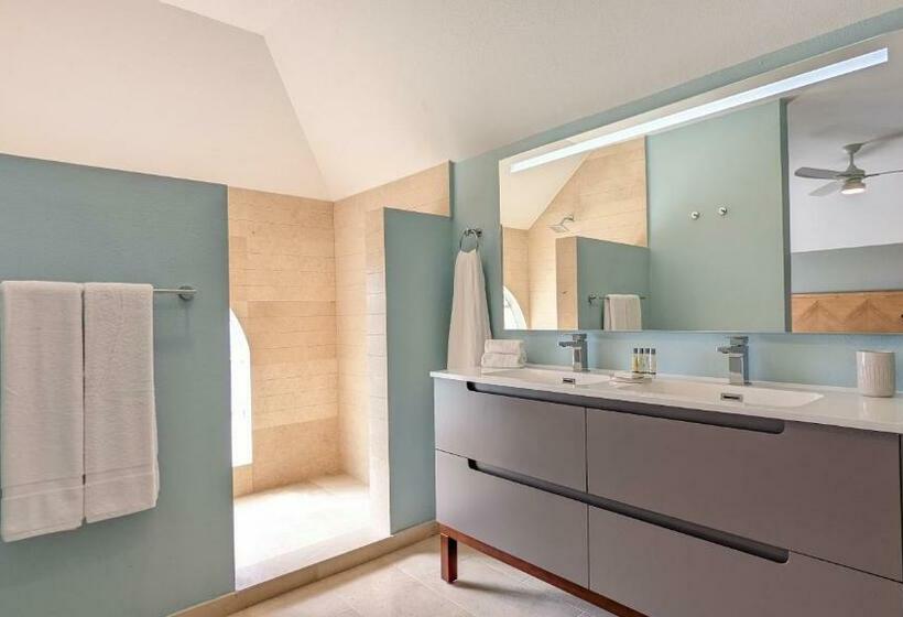 ویلای 2 خوابه, St George S Club