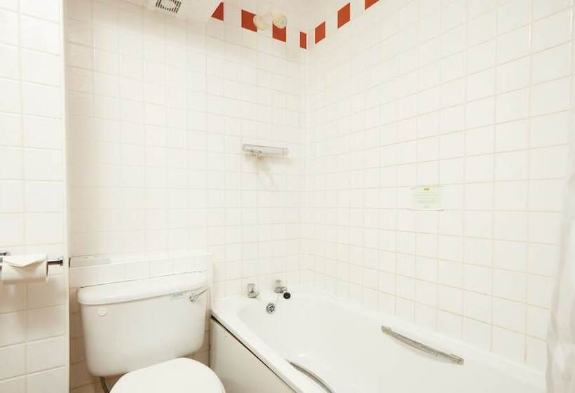 Номер Стандарт, Bear Hotel By Greene King Inns