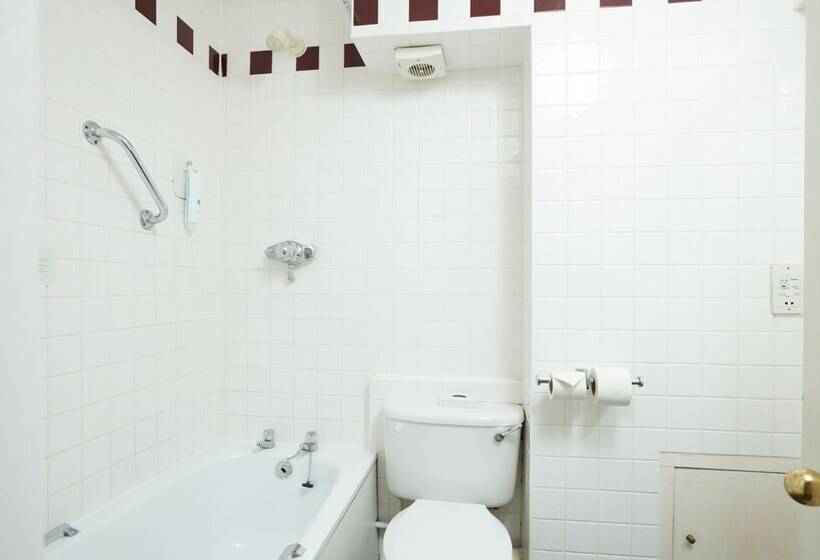 Номер Стандарт Индивидуальный, Bear Hotel By Greene King Inns