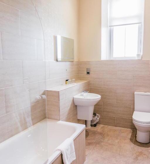 패밀리 룸, Braid Hills