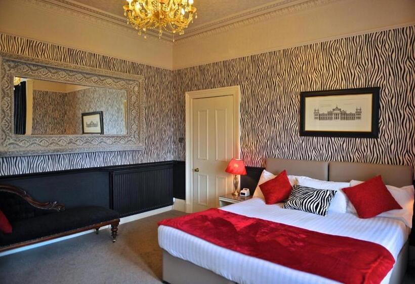 스탠다드 룸 킹사이즈 침대, Braid Hills