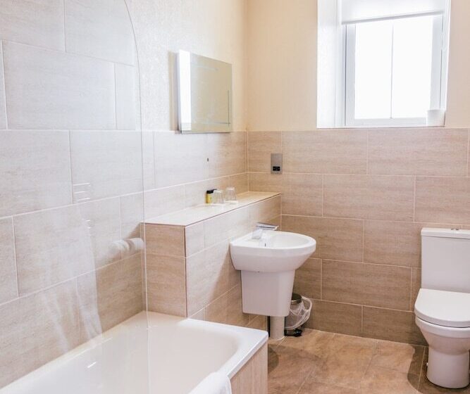 패밀리 룸, Braid Hills