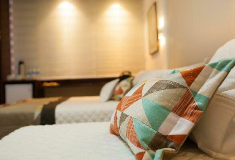 标准三人间, Cortez